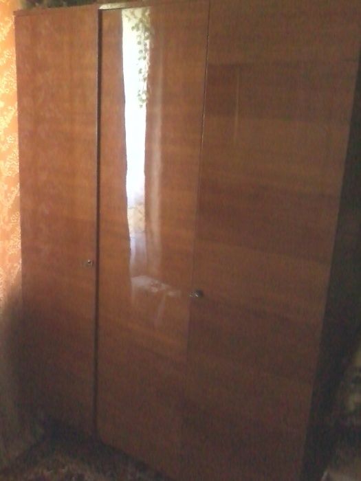Шкаф для одежды (полки, вешалки).