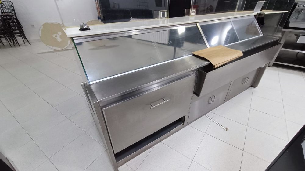 Conjunto de vitrines de pastelaria