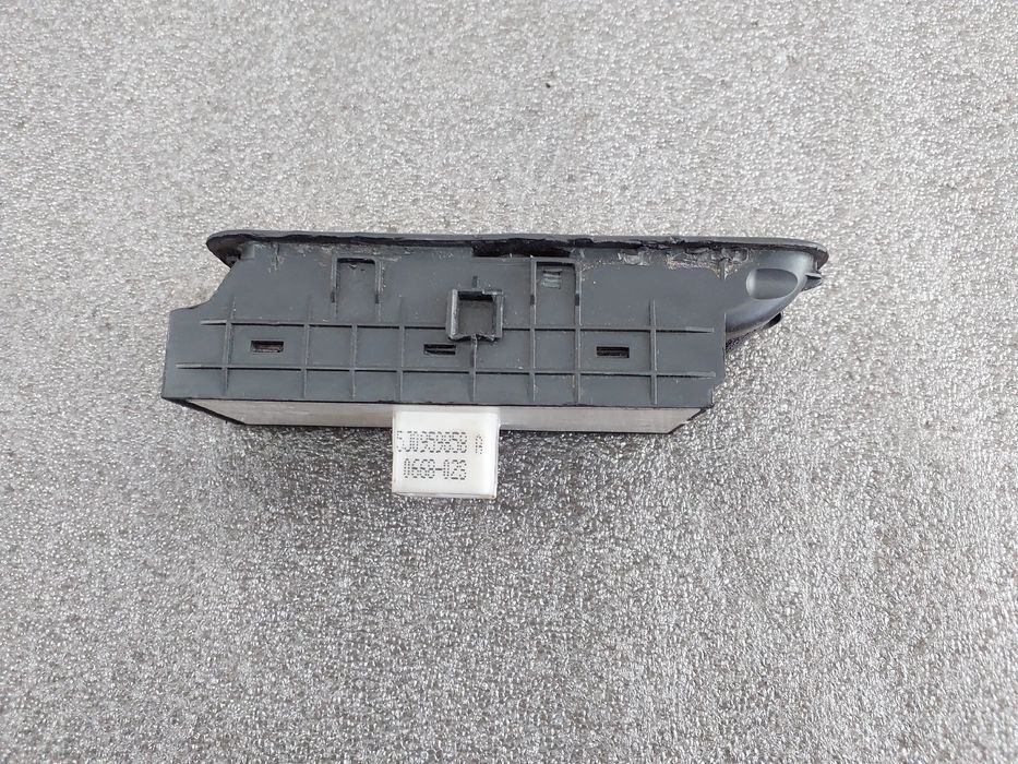 Comando / botão / interruptor vidros frente esquerdo SKODA Fabia II Br