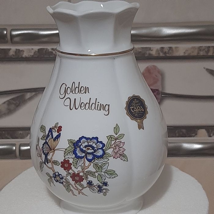 Wazon Royal tara Irlandia, delikatna półprzezroczysta porcelana