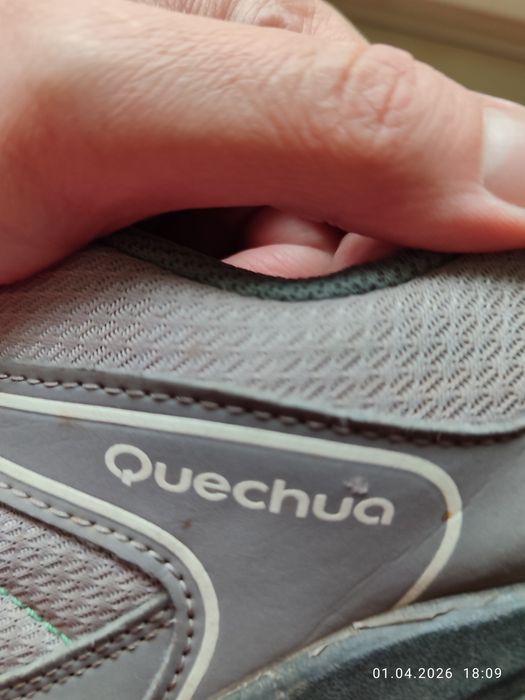 Кросівки фірмові