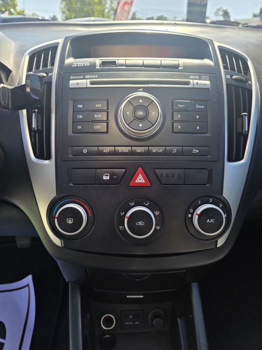 Kia ceed (muito estimáda)