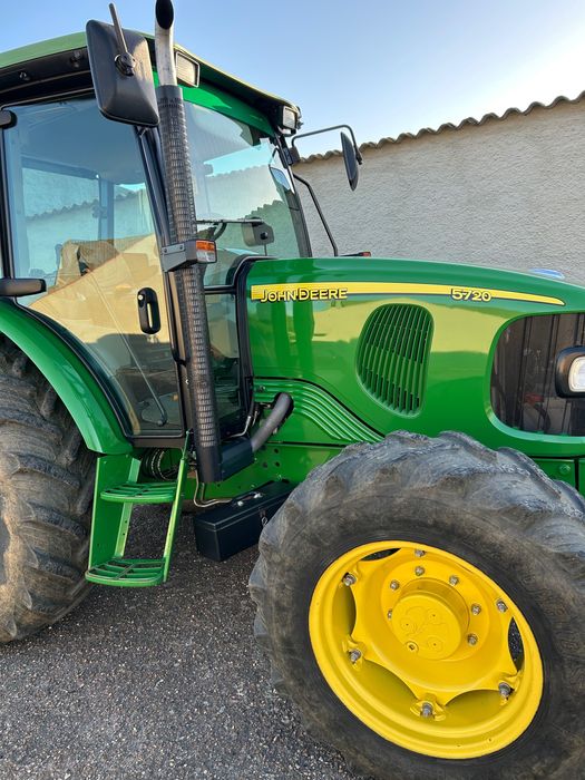 Trator John Deere 5720