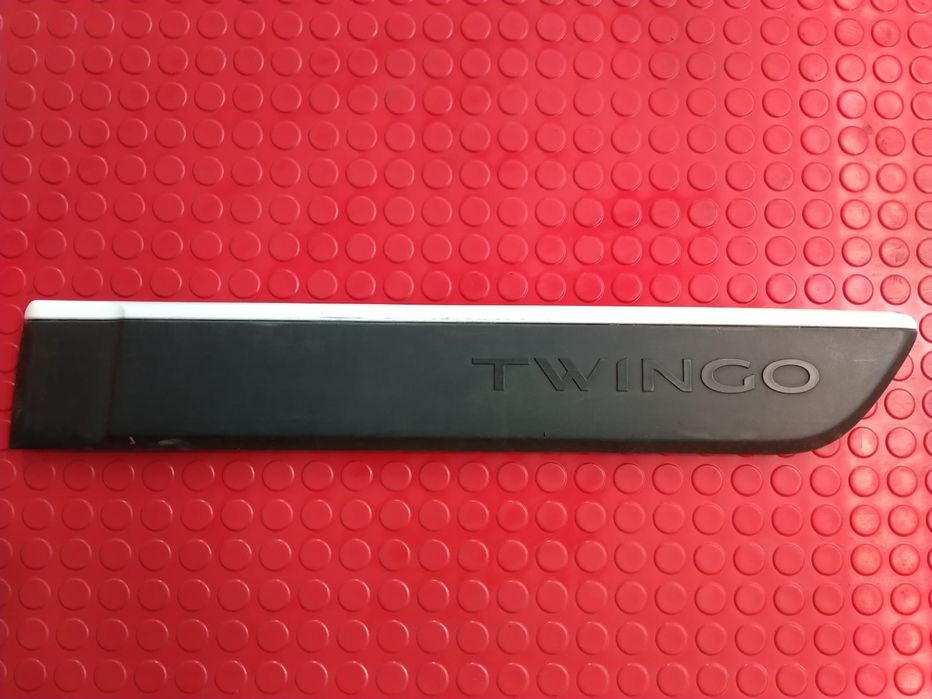 Pala / Friso Trás Esquerdo - RENAULT TWINGO III (BCM_, BCA_)