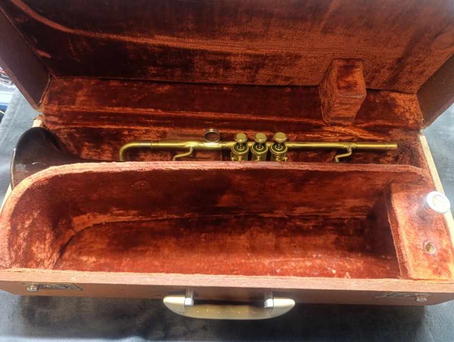 Trąbka OLDS Ambassador USA