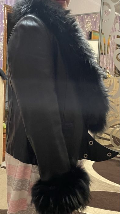 Шкіряна курточка