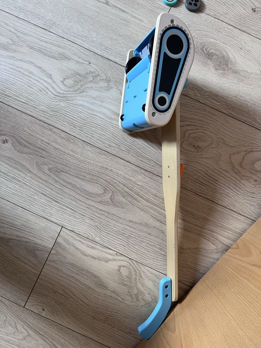 Drewniany odkurzacz dla dzieci Hape