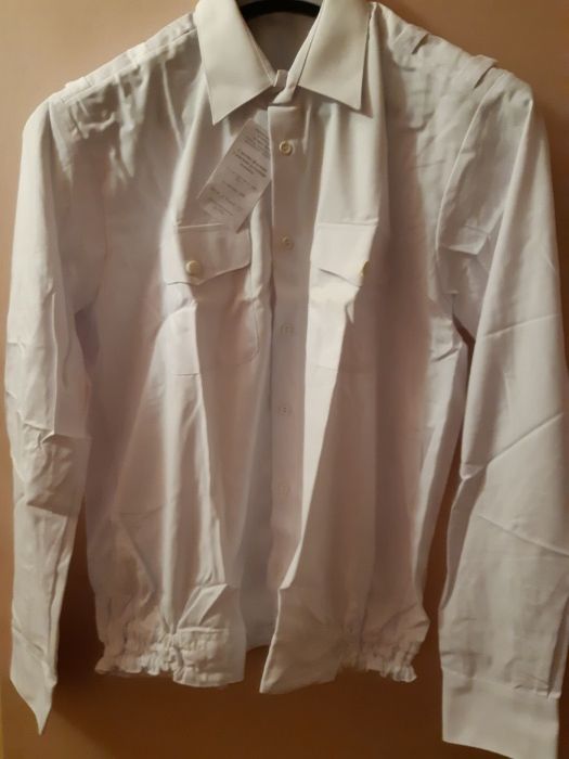 Рубашки форменные белого цвета