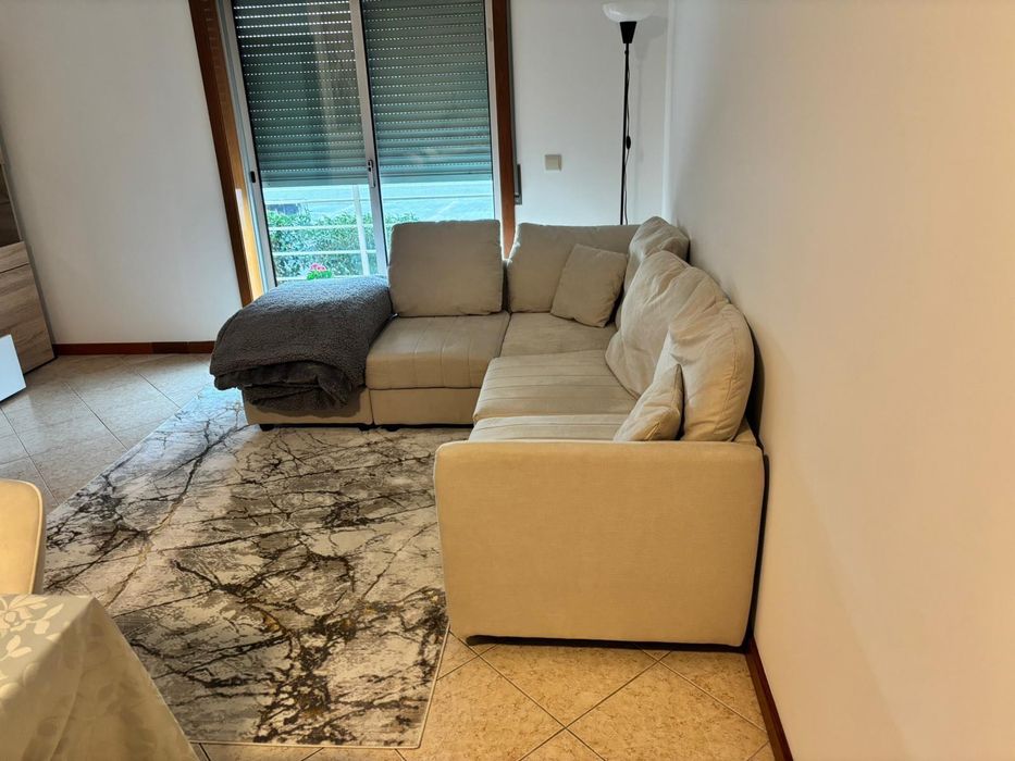 Sofá bege, chaise long