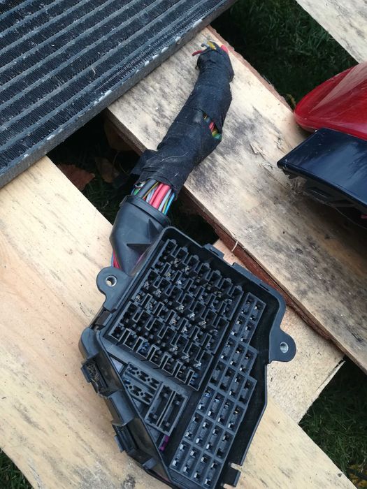 AUDI A4 B5 1.8T AEB Lampy Chłodnica Panel Klimy