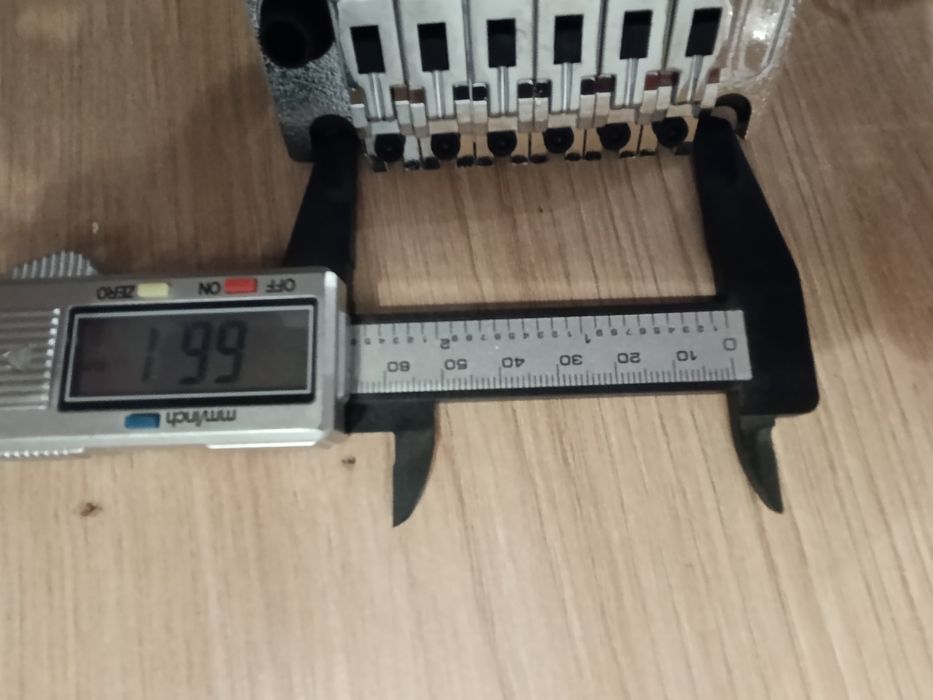 Mostek dwustronny typu Floyd rose ruchomy