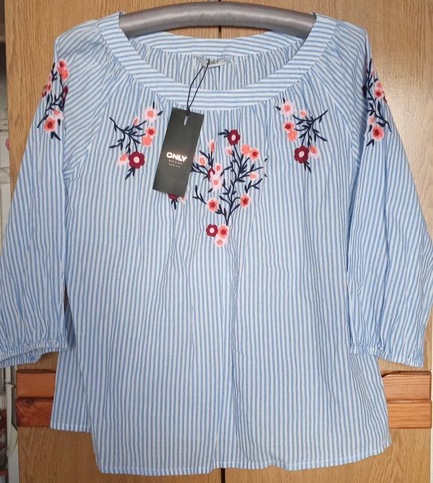 Нова сучасна жіноча вишиванка