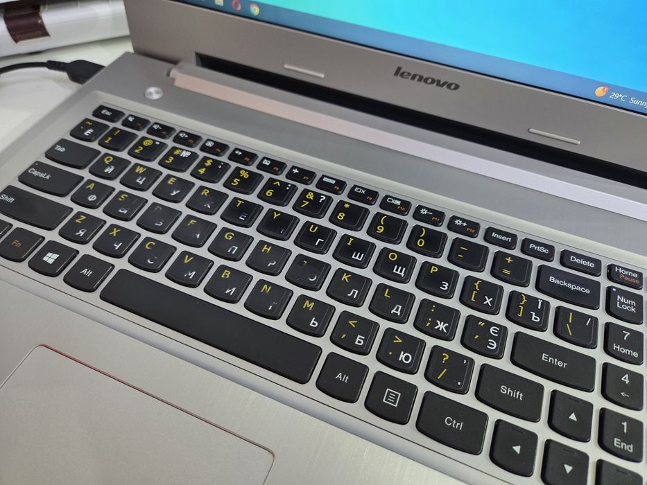Lenovo i7-4510U Nvidia 840m 8/1tb Z50-70
