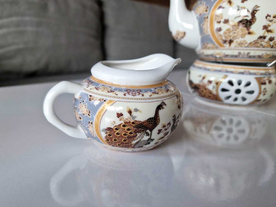 Piękny zestaw do herbaty lub kawy porcelanowy, 16 elementów