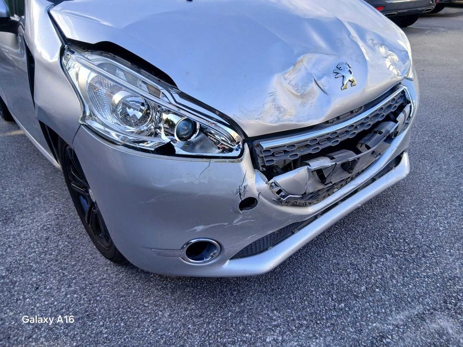 Peugeot 208 1.4 HDi Diesel (Poucos Km)