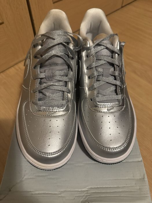 Nike Air Force 1 Prata Metalico