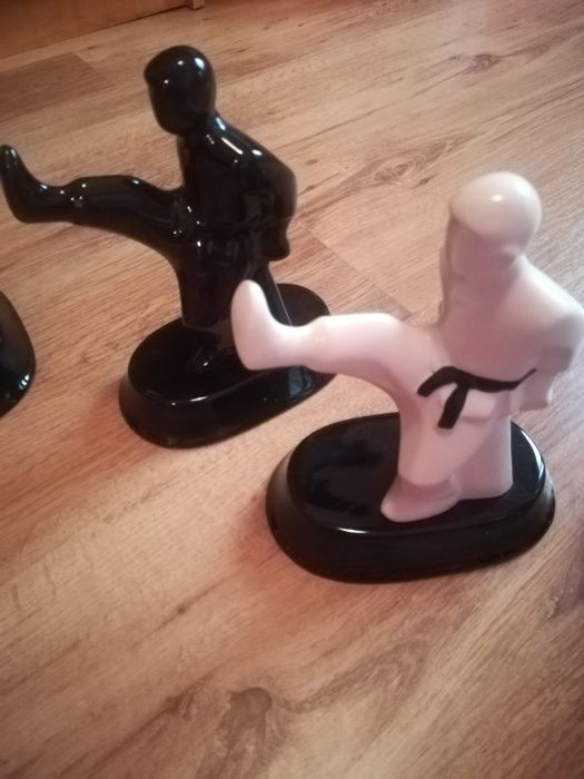 Estatuetas de Karaté