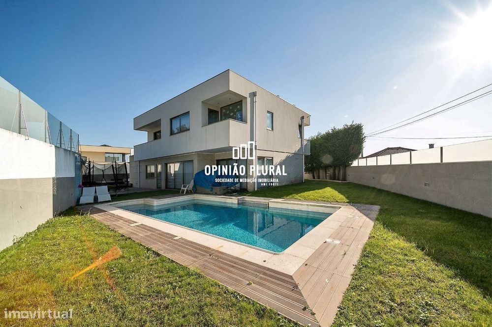 Moradia T4 de Luxo com Piscina  Arcozelo Vila Nova de Gaia