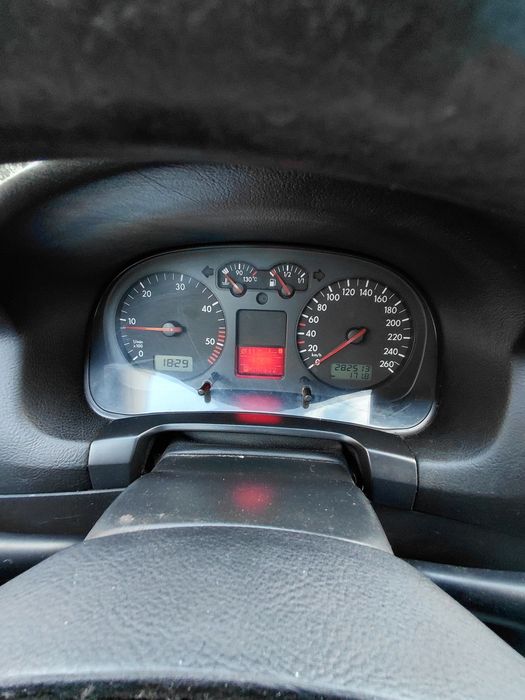 Продам нерозмитнений гольф 4 на автоматі!!!
