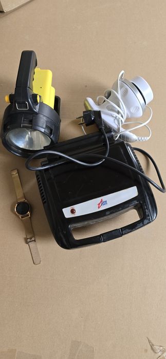 Masażer, toster, smartwach i latarka