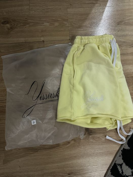 Шорти yessirskii