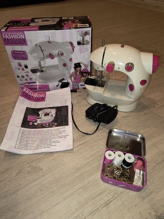 Zabawkowa maszyna do szycia