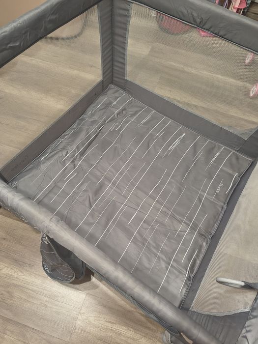 Манеж дитячий CARRELLO TREVISO із знімним дахом