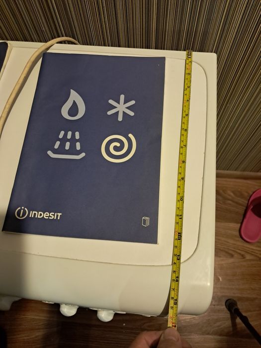 Продам стиральную машинку indesit