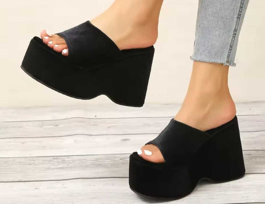 Sandálias de plataforma