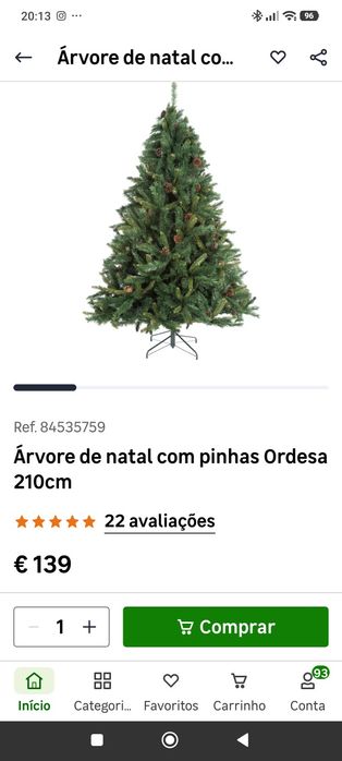Árvore de Natal gigante
