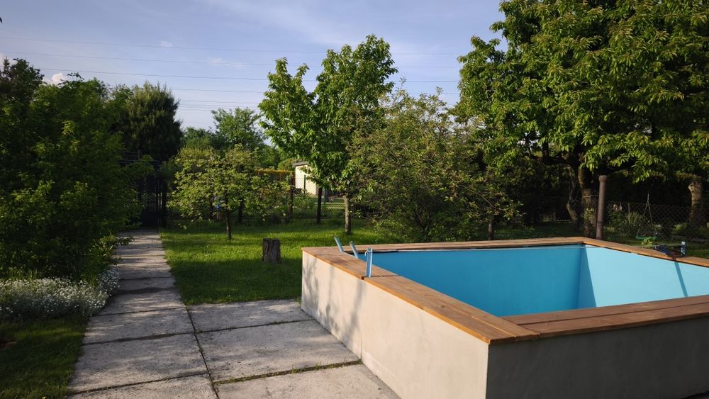 Ogródek działkowy.Basen betonowy, duża działka,blisko ulicy,altana podpiwniczona