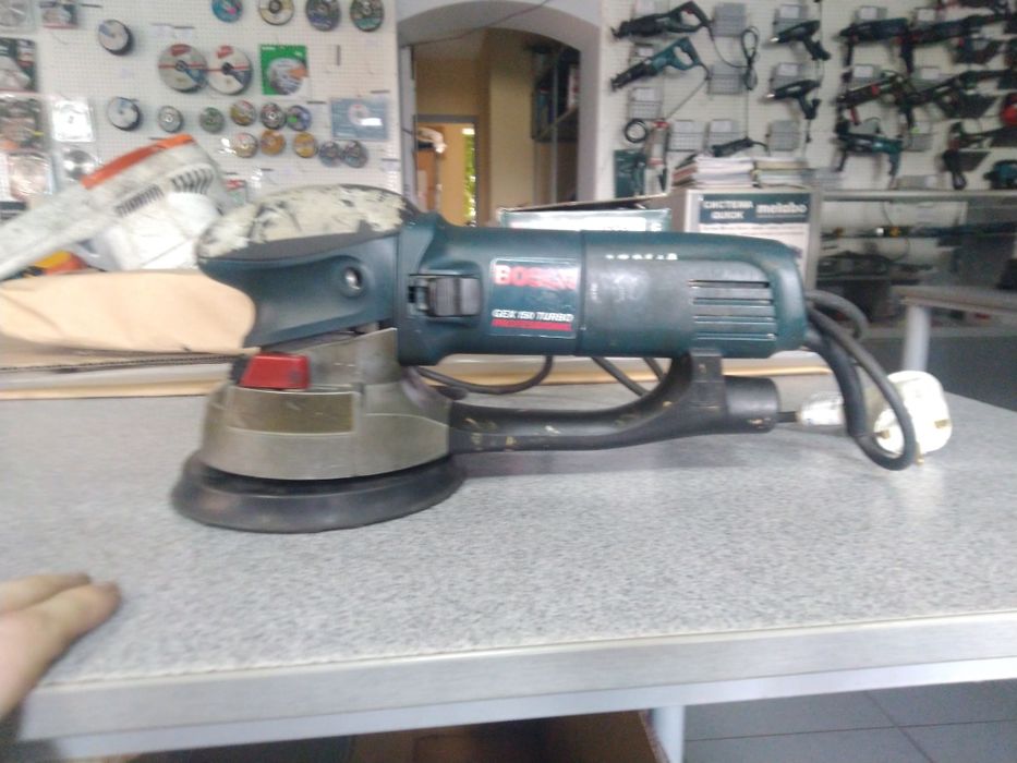 Эксцентриковая шлифмашина Bosch GEX 150 Turbo в отличном состоянии !
