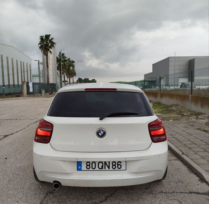 BMW 118d caixa automática