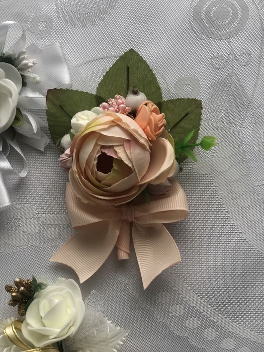 Весільні бутонєрки