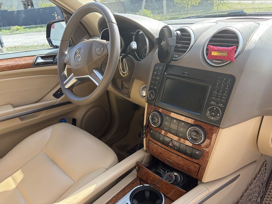 Mercedes-Benz ML320