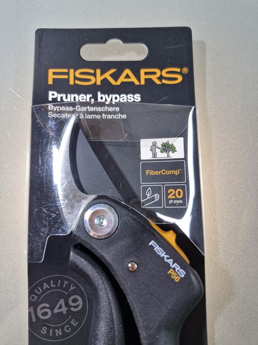 Sekator dźwigniowy nożycowy Fiskars PowerLever P56.