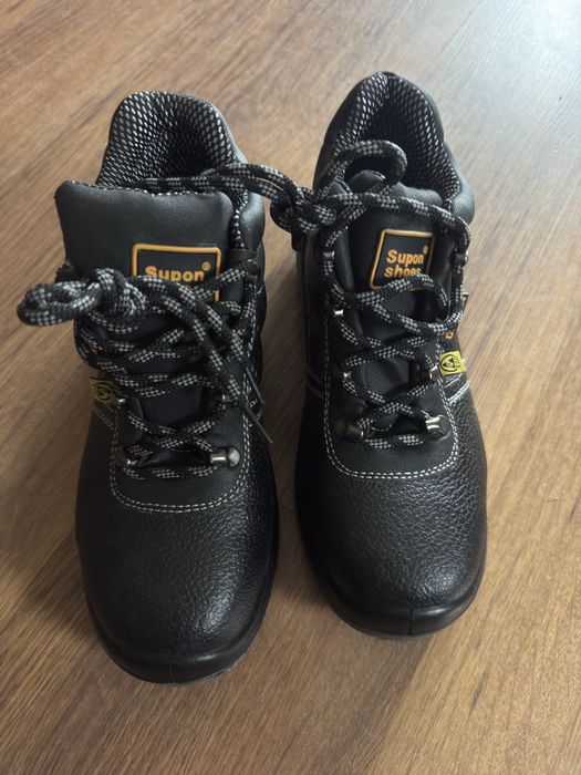 Buty robocze z noskami