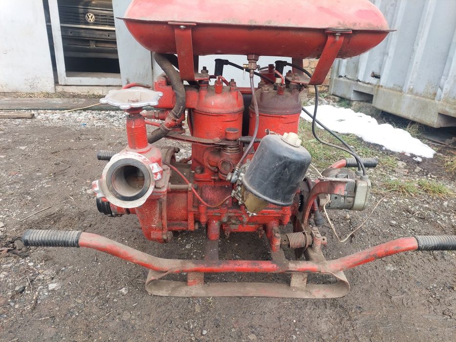 Помпа бензинова.