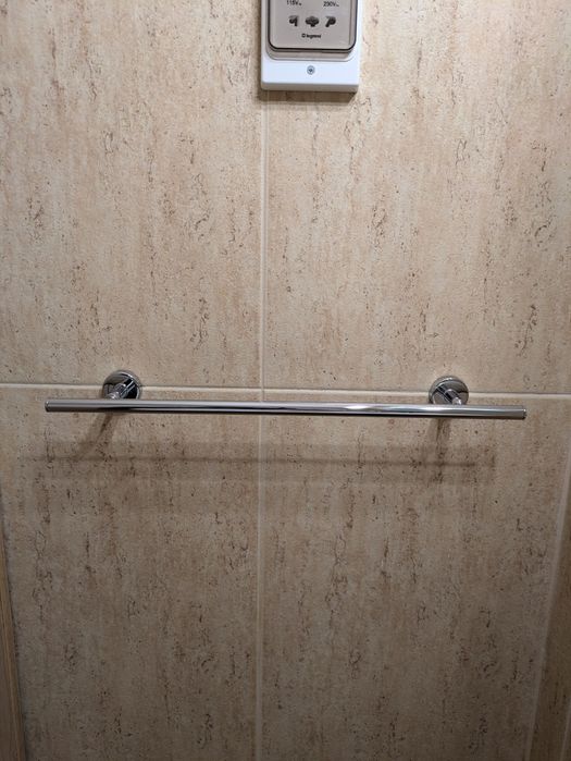 Lavatório casa de banho/WC com espelho e acessórios