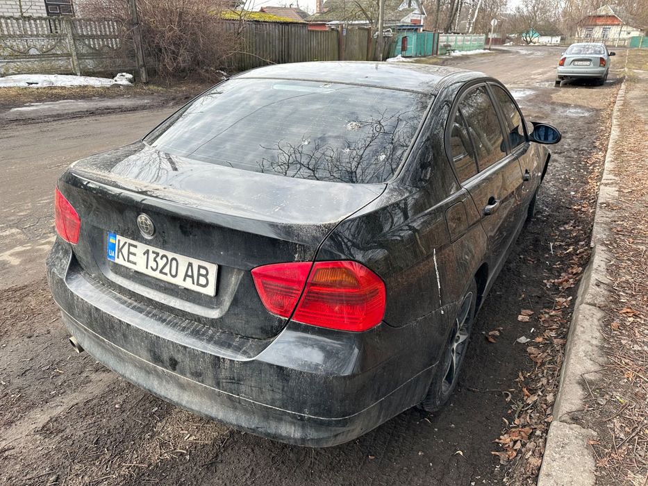BMW e90 318i седан