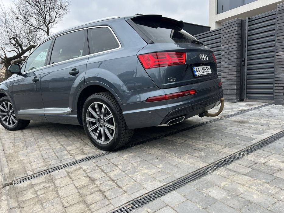 Авто Audi Q7 3.0 TDI