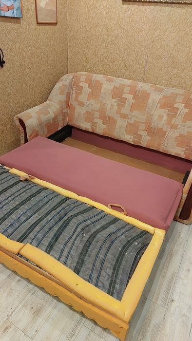 Продам розкладний диван
