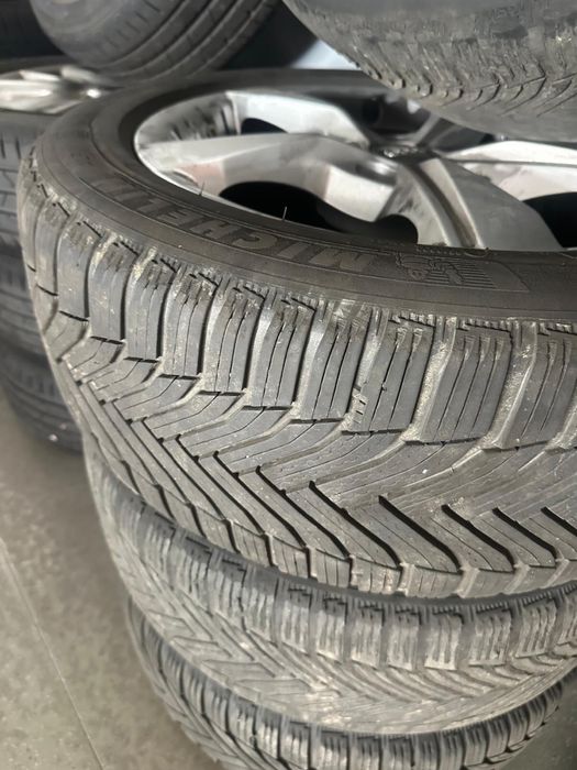 Jantes Originais Audi A4 B9 18” (2021) c/ Pneus Michelin CrossClimate