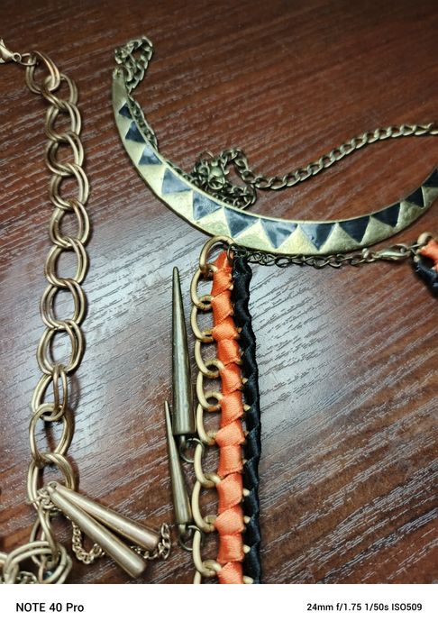 Zestaw naszyjników vintage