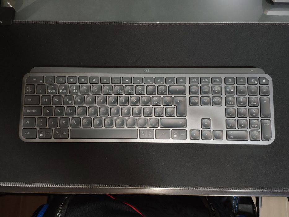 Logitech MX Keys - Como Novo
