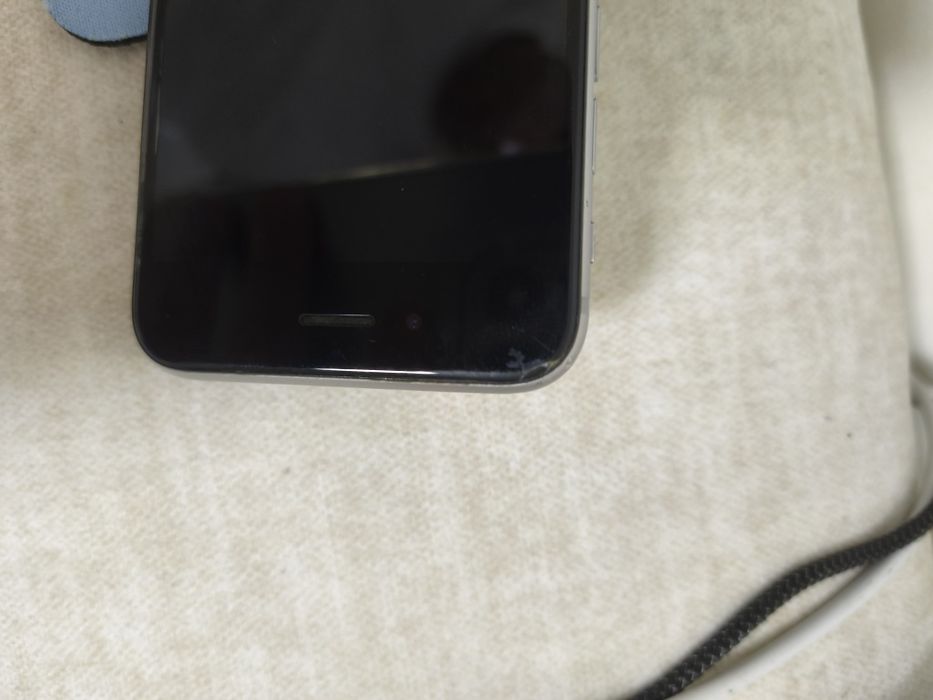 iPhone 6 S.     .