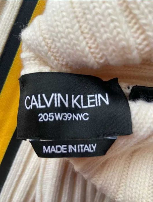 Рукава Calvin Klein Італія  нові теплі розмір М жилет безрукавка
