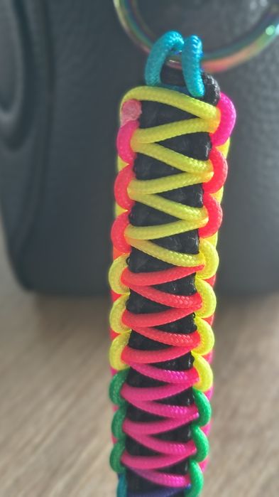 Brelok paracord handmade, zawieszka do torebki. Prezent