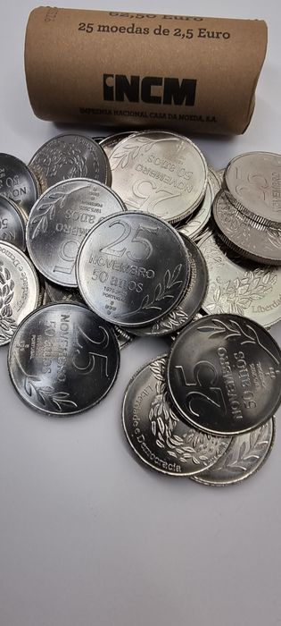Moeda de coleção “50 Anos do 25 de novembro
