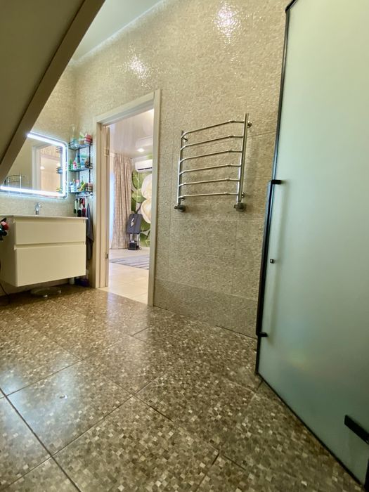 Продам  таунхаус з окремим двором,рн Таращанський.